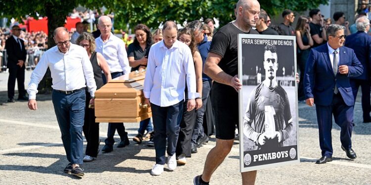 Funeral de Diogo Jota: estrellas del fútbol y seres queridos se despiden del jugador