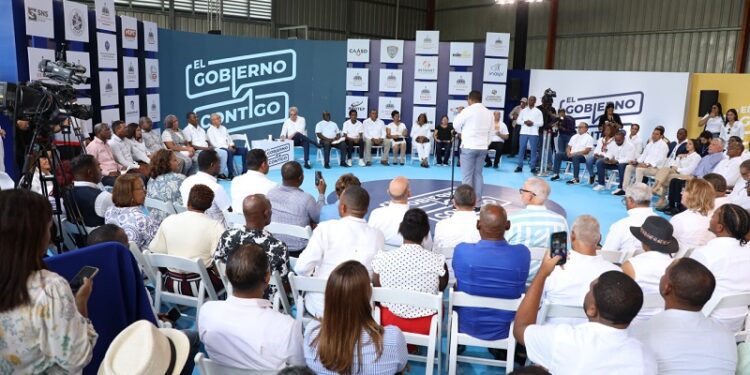 Presidente Abinader encabeza “El Gobierno Contigo”, en jornada donde impactan más de 16.000 personas
