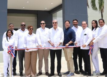 Presidente Abinader inaugura primer hospital traumatológico de la región este