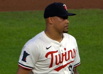 Filis adquieren al lanzallamas Jhoan Durán desde los Mellizos