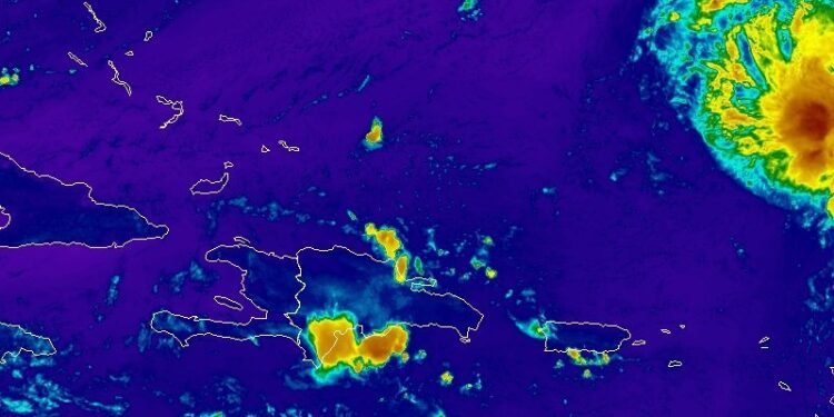 Onda tropical y vaguada generarán fuertes aguaceros, alerta  meteorológica para seis provincias