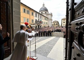 El Papa: recemos por la paz y por los que sufren a causa de las guerras y la violencia