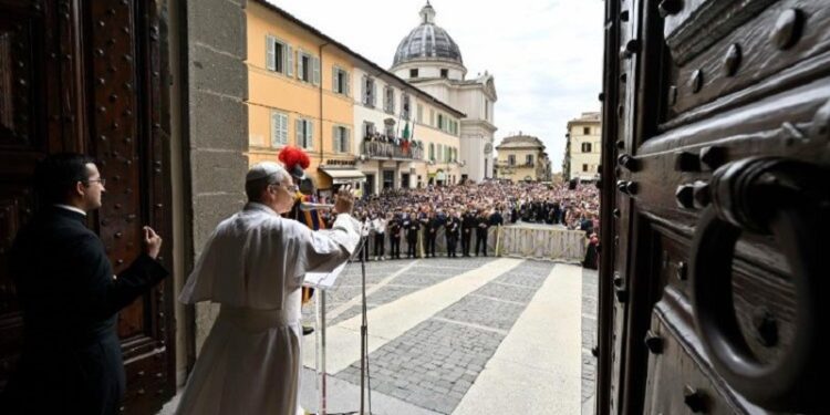 El Papa: recemos por la paz y por los que sufren a causa de las guerras y la violencia