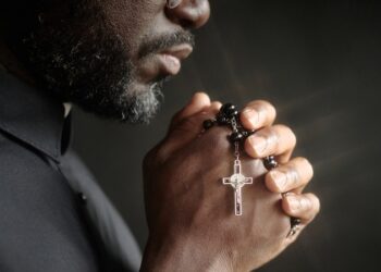 Pastor agredió sexualmente a una feligresa bajo pretexto de «expulsar demonios»