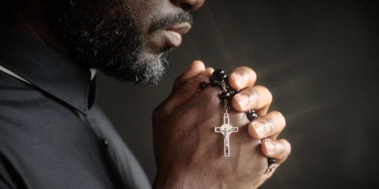 Pastor agredió sexualmente a una feligresa bajo pretexto de «expulsar demonios»