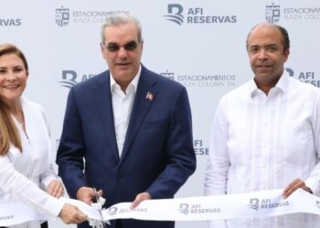 Presidente Abinader inaugura parqueo Plaza Zona Colonial