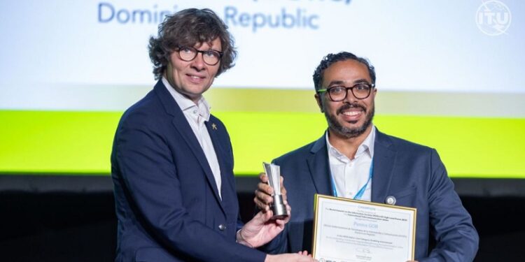 Ogtic recibe reconocimiento en los Premios WSIS 2025