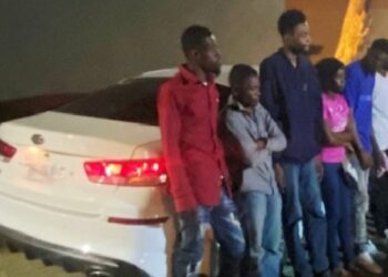 Ejército intercepta vehículo con ocho haitianos en Laguna Salada