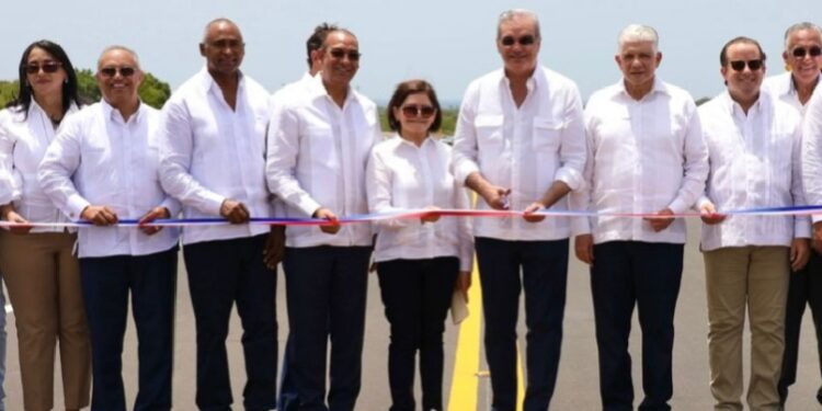 Presidente Abinader inaugura la Circunvalación de Baní