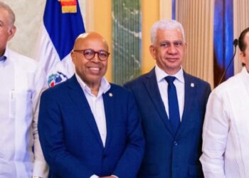 Gobierno promulga Ley 82-25 que fortalece el Plan Nacional de Titulación