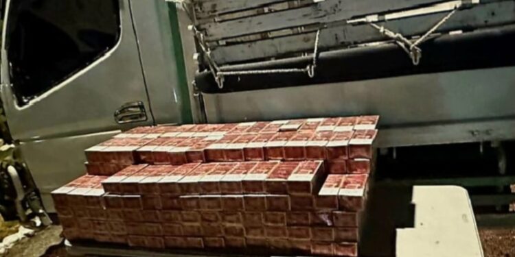 El Ejército incauta contrabando de 50,000 cigarrillos ocultos en el chasis de en un camión