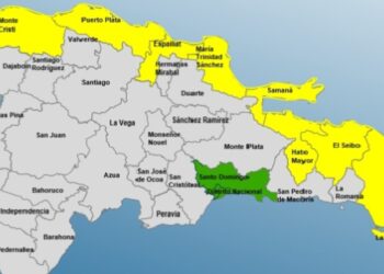 El COE mantiene diez provincias en alerta por efectos del huracán Erin