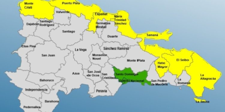 El COE mantiene diez provincias en alerta por efectos del huracán Erin