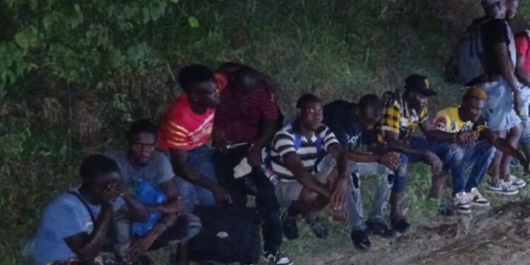 Ejército detiene a 37 haitianos indocumentados en Dajabón y Valverde