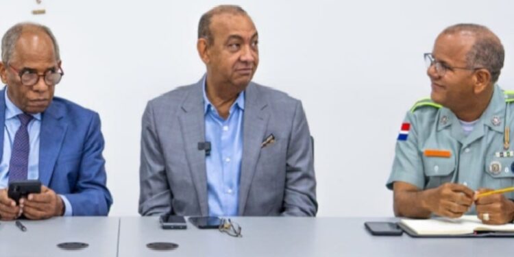 Gabinete de Transporte presenta acciones para evitar tapones alrededor de colegios