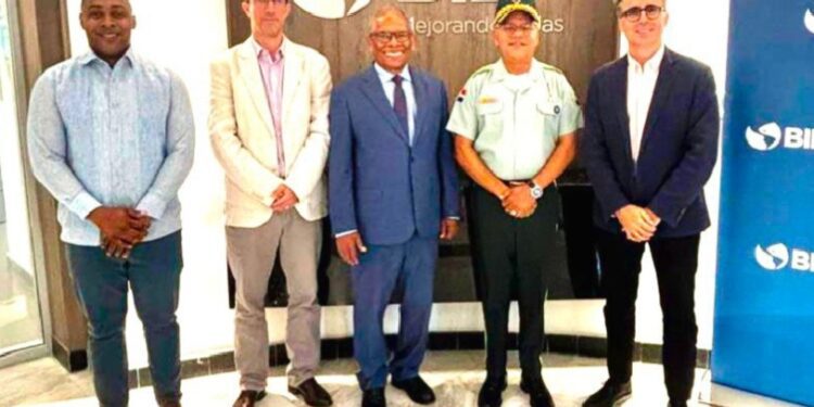 BID otorga cooperación técnica no reembolsable al vicepresidente de la OMSA