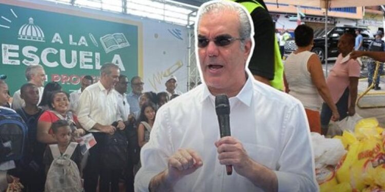 Presidente Abinader visita el barrio Capotillo y dice que quiere cambiar su imagen