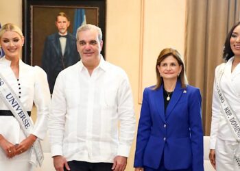 Presidente Abinader recibe a Miss Universo 2024 y a Miss República Dominicana