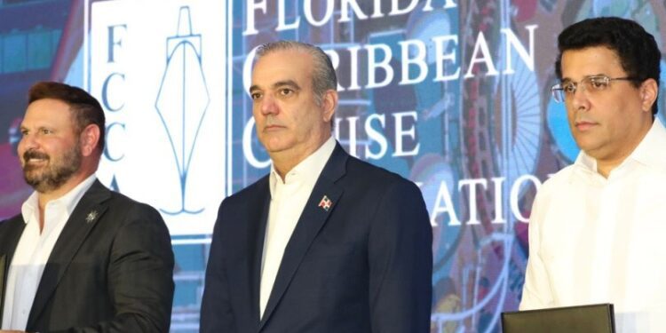 RD firma un acuerdo con la Asociación de Cruceros de Florida y el Caribe