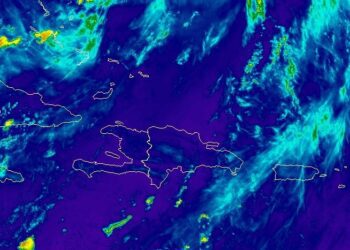 Aguaceros aislados y tronadas en la tarde, temperaturas calurosas