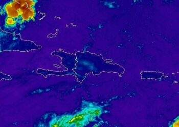 Aguaceros dispersos y tronadas hacia el interior del país este domingo