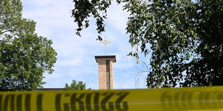 «Maten a Trump» y cargadores «para niños»: ¿qué se sabe del tirador en una escuela católica de EE.UU.?