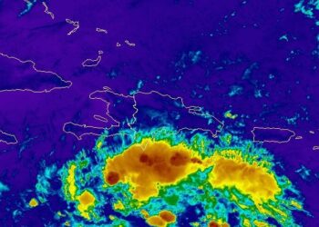 Algunos chubascos locales hacia varias provincias por onda tropical