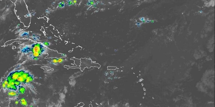 Aguaceros locales con tormentas eléctricas este martes, monitorean la tormenta Erín