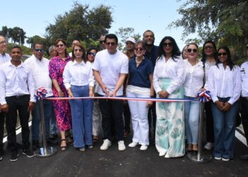 David Collado inaugura reconstrucción de calles en municipio de Sosúa