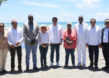 Turismo inicia trabajos de remozamiento playa Linda en Nizao