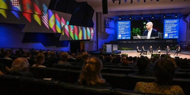 El Papa insta a custodiar el espíritu de Helsinki y a perseverar en el diálogo