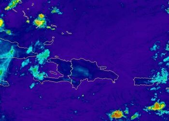 Ambiente meteorológico con escasas lluvias, polvo del Sahara y caluroso