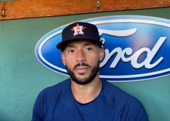 De regreso a casa, Correa ya revitaliza el vestuario de los Astros