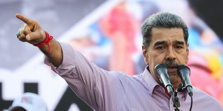 Maduro denuncia intentos de «cambio» de Gobierno con un «zarpazo terrorista militar» de EE.UU.