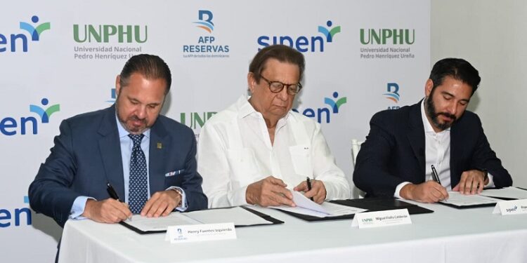 UNPHU, AFP Reservas y Sipen presentan diplomado sobre sistema de pensiones y seguridad social
