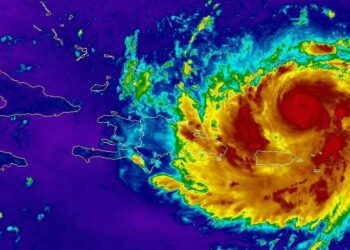 Bandas nubosas de Erin producen lluvias, tronadas y ráfagas de viento en el país