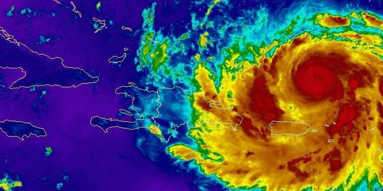 Bandas nubosas de Erin producen lluvias, tronadas y ráfagas de viento en el país