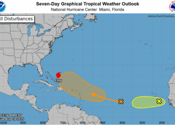 Centro del huracán Erin pasará al este de las Bahamas este martes