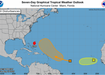 Vigilancia de tormenta tropical extendida hacia el norte