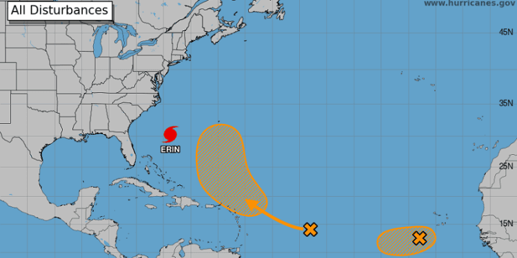 Huracán Erin con vientos máximos sostenidos de 100 millas por hora