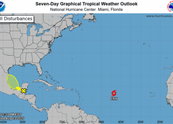 Centro de Huracanes emite avisos por tormenta Erin, que el viernes se convertiría en huracán