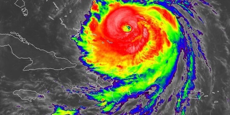Huracán Erin sigue alejándose de RD pero sus bandas inciden en varias regiones