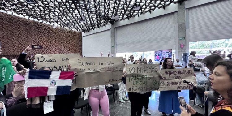 Organizaciones feministas de AL y el Caribe rechazan Código Penal dominicano