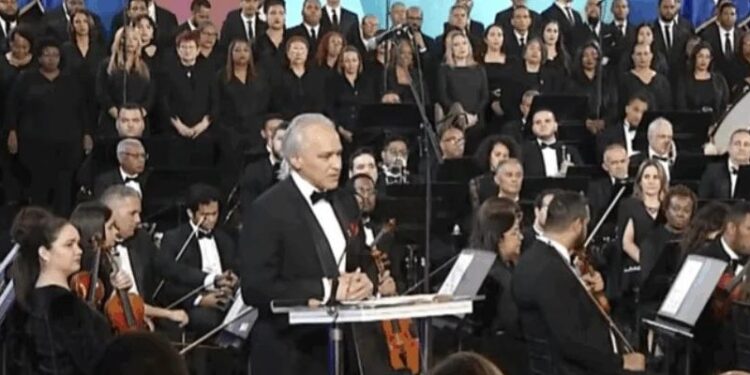 Juan Daniel Balcácer respalda regrabación del himno nacional