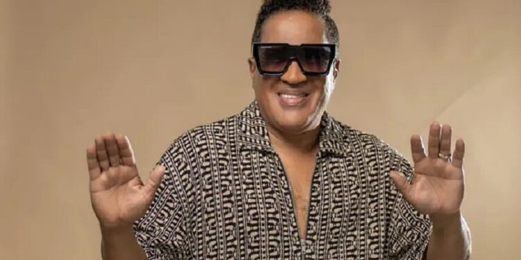 «Que rompa la cama» lo nuevo de Kinito Méndez