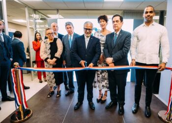 Marte Piantini inaugura en Madrid el consulado más moderno del servicio exterior
