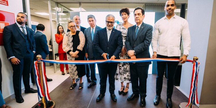 Marte Piantini inaugura en Madrid el consulado más moderno del servicio exterior
