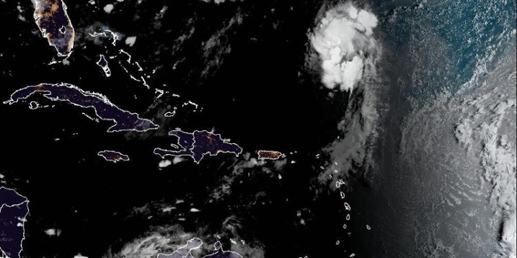 Onda tropical incrementará las lluvias sobre el país