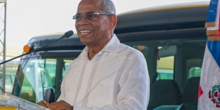 Onéximo González solicita a Compras y Contrataciones suspender su registro de proveedor del Estado 