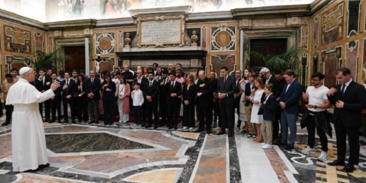 El Papa a los artistas de la Vigilia: Ayúdenlos a encontrar la verdadera felicidad